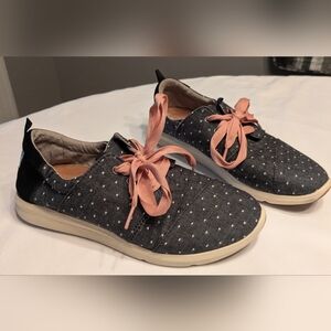 Toms Women's Navy/Dark Grey Polka Dot Sneakers with Pink Ribbon Laces Sz 7.5